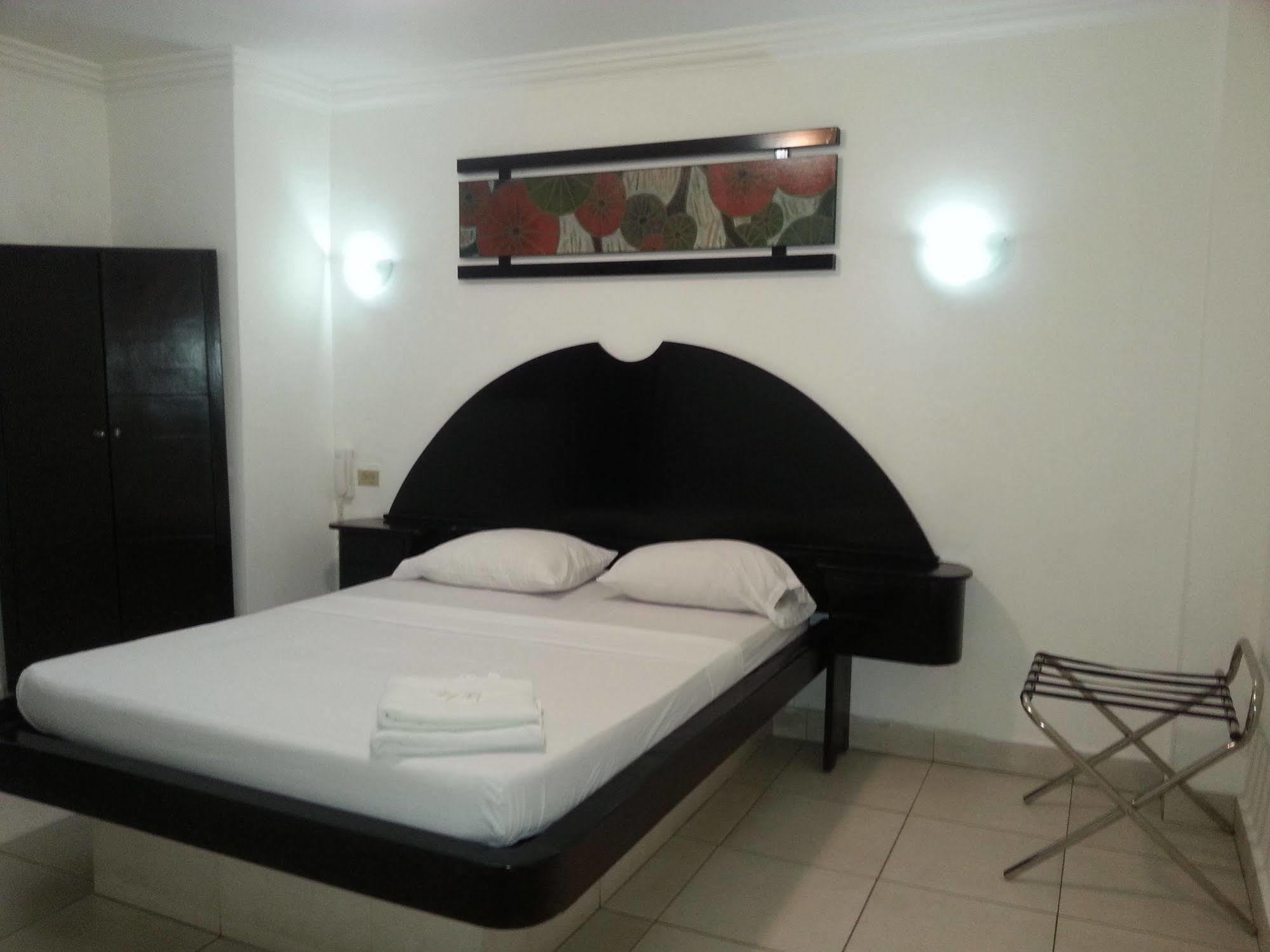 Hotel Pension Corona Panama Stadt Exterior foto